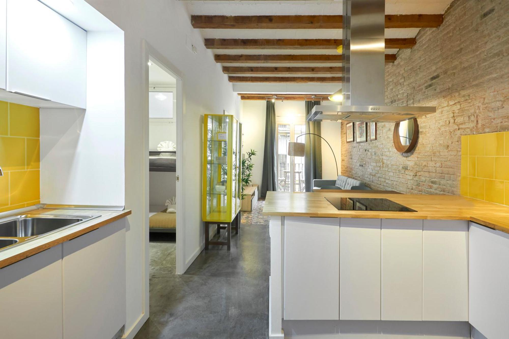 64 Apartment In A Typical Barcelona'S Old Building Exteriör bild