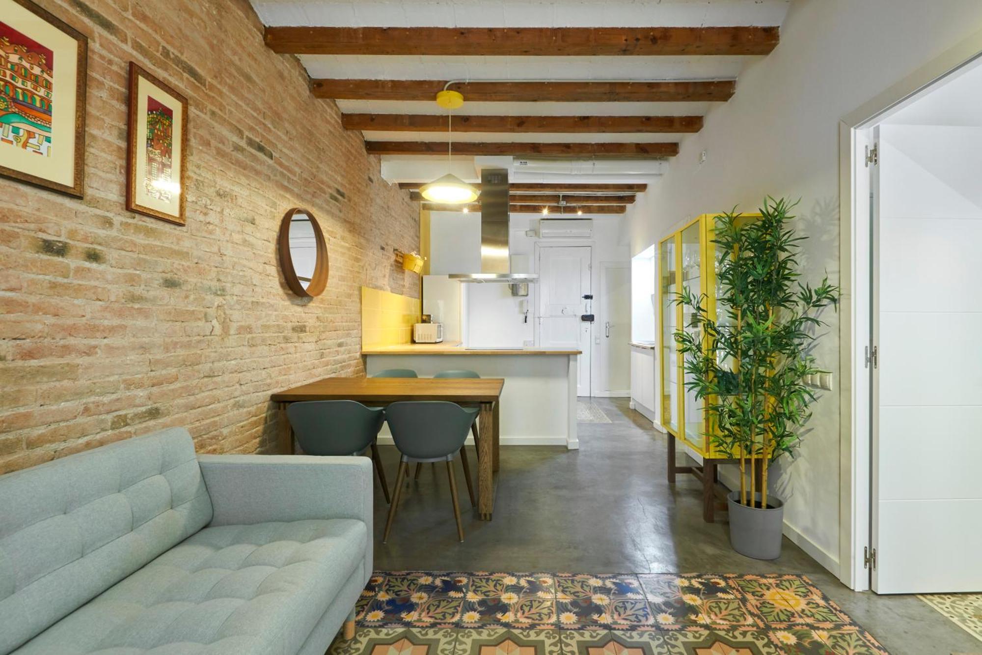 64 Apartment In A Typical Barcelona'S Old Building Exteriör bild