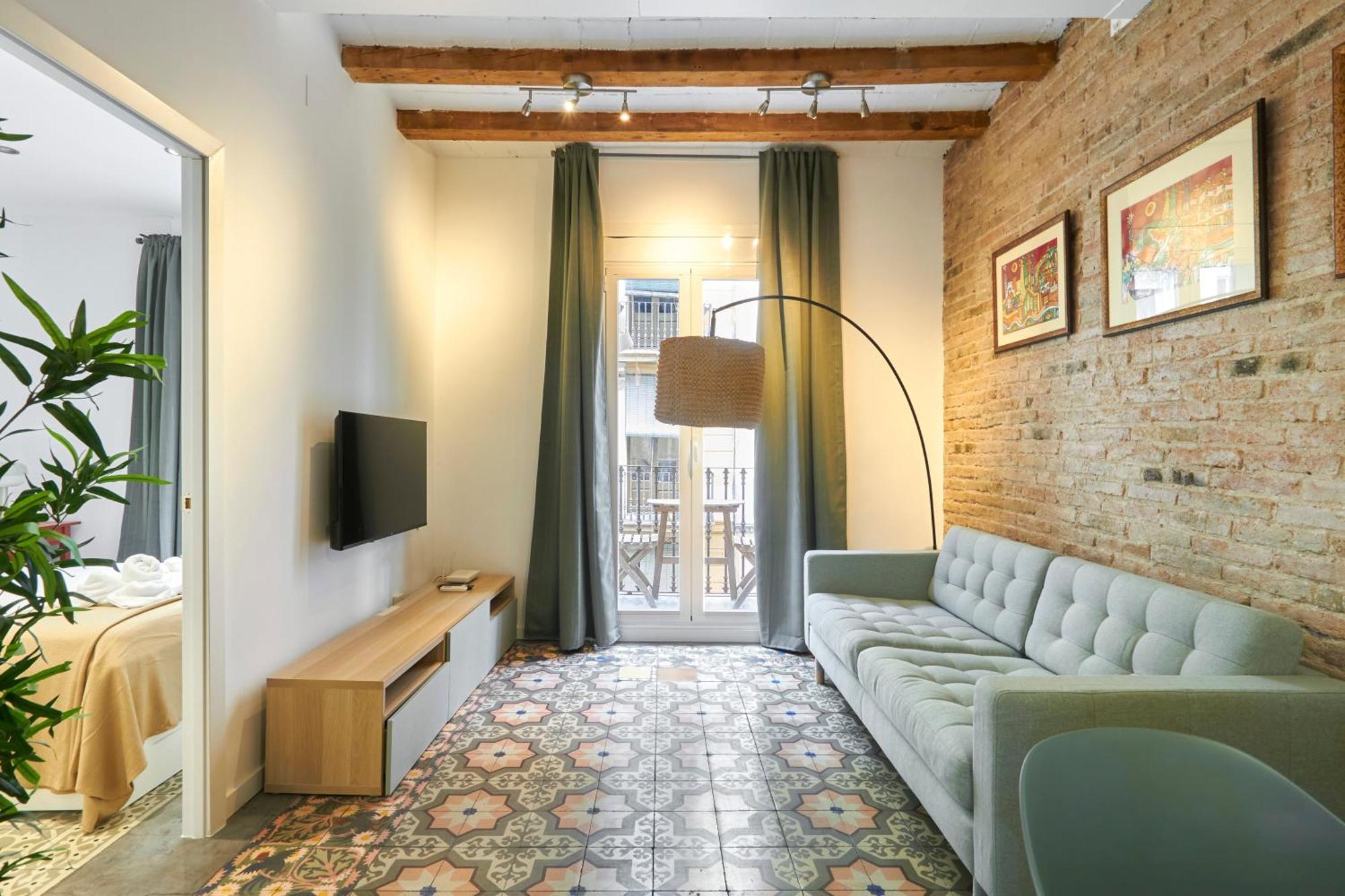 64 Apartment In A Typical Barcelona'S Old Building Exteriör bild