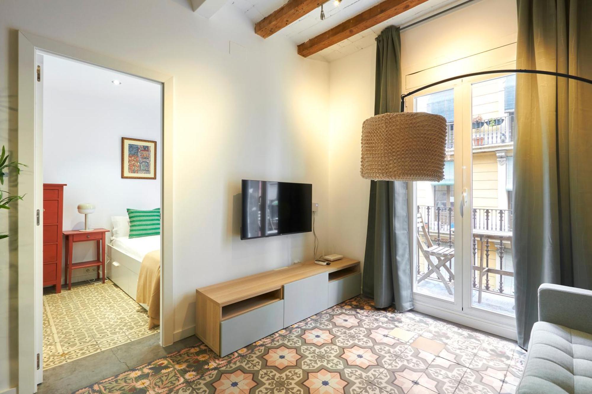 64 Apartment In A Typical Barcelona'S Old Building Exteriör bild